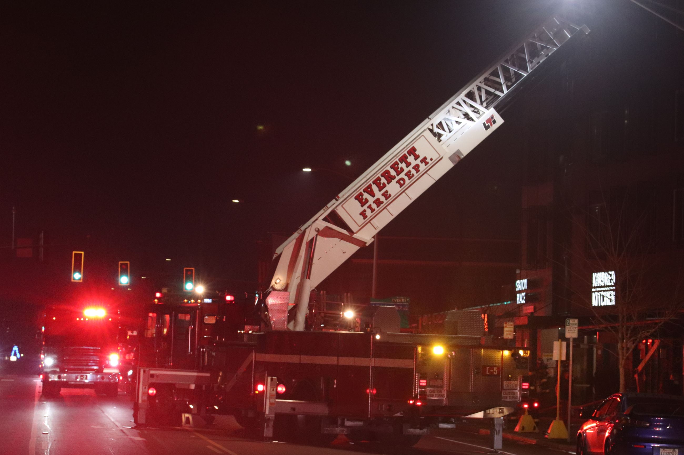  Fire sprinkler system helps contain early morning apartment fire; no injuries 