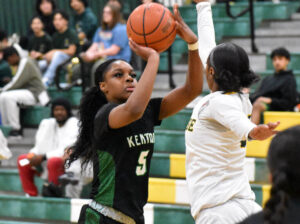   
																Hoops: Kentwood and Kentridge split doubleheader 
															 