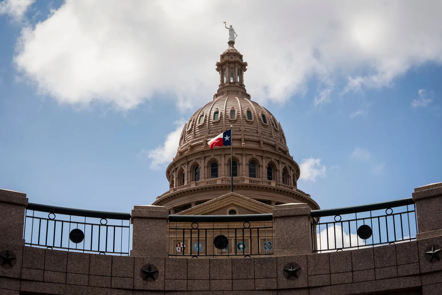  The Texas Legislature goes back to work this week. Here’s what San Antonio-area lawmakers hope to accomplish. 