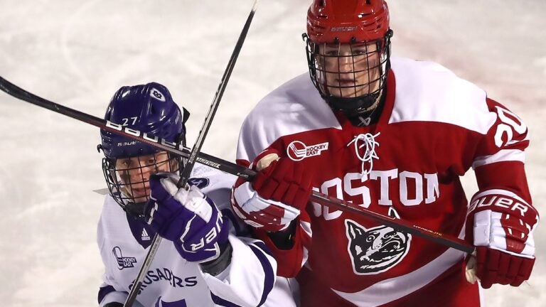  Julia Shaunessy is leaning on lessons from her father to help BU women’s hockey end its Beanpot drought 