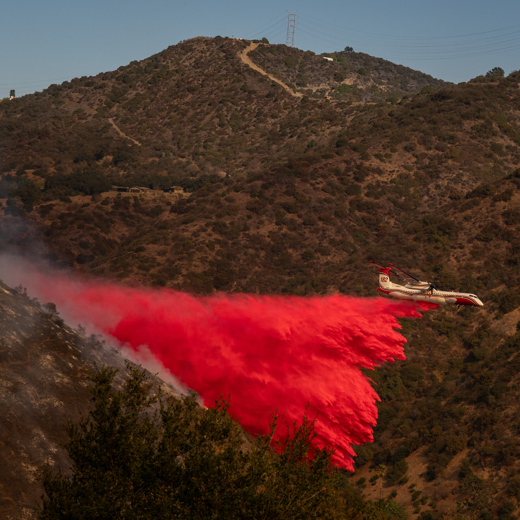  Pilots Battling L.A Fires Face Heat, Turbulence, and High-Pressure Risks 