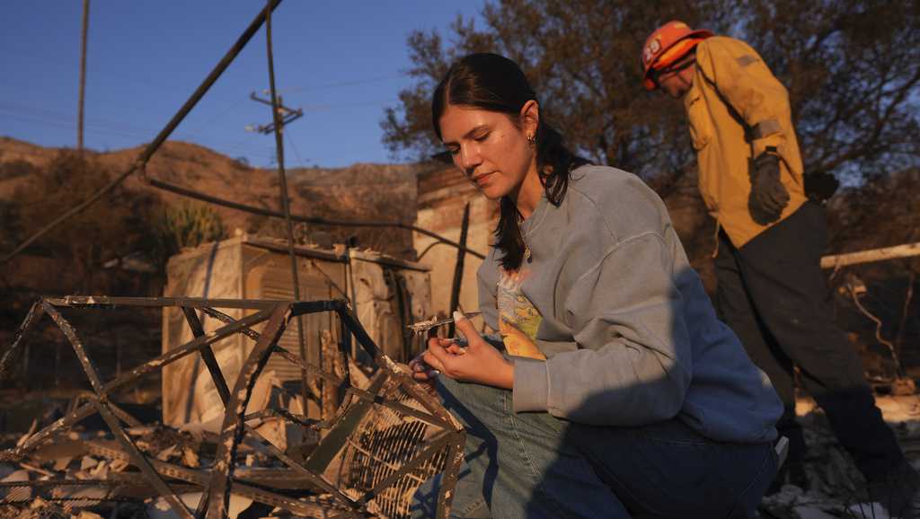  As flames linger, Los Angeles neighborhoods look to rebuild 