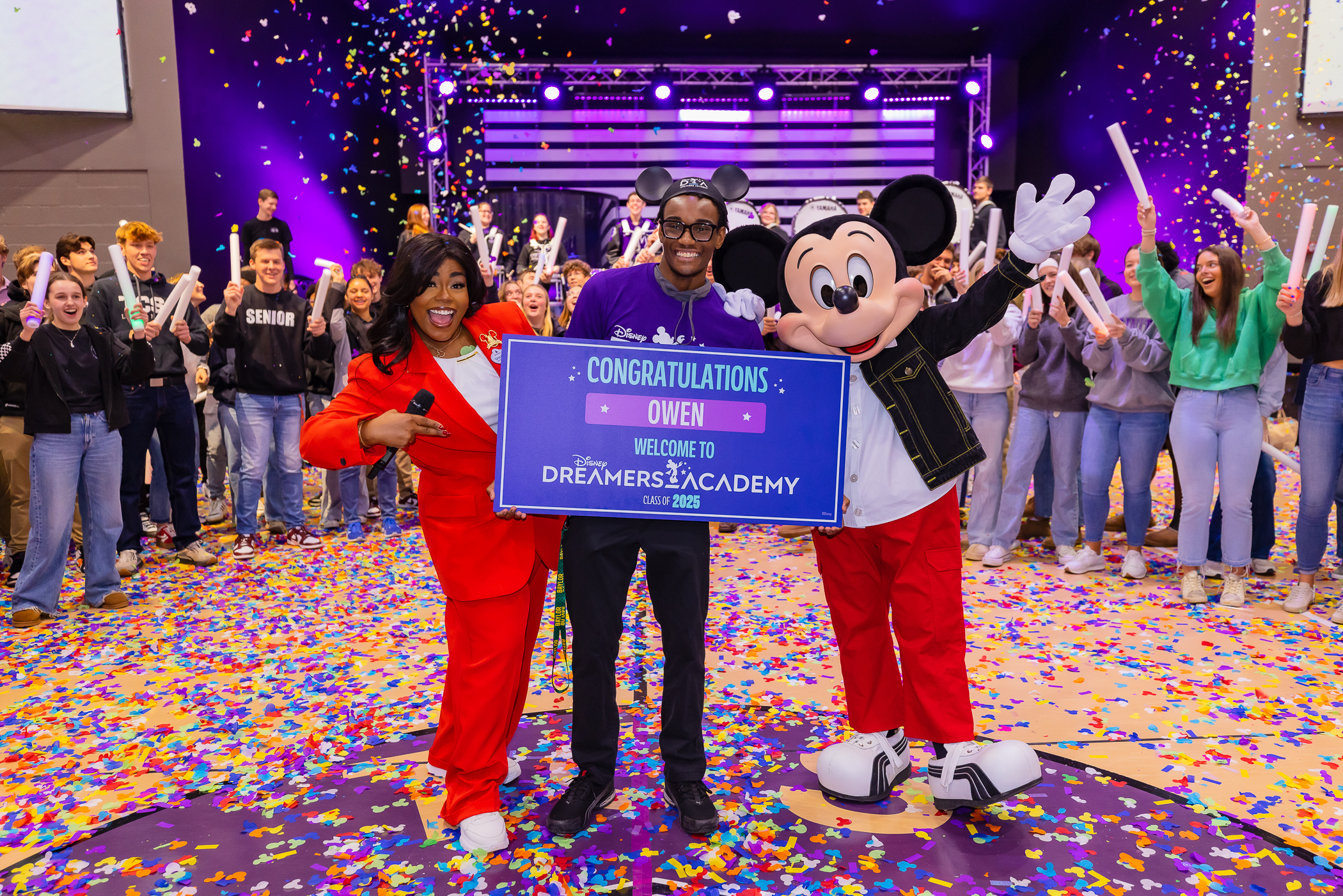  Dreams become reality: 100 high school students chosen for Disney Dreamers Academy 