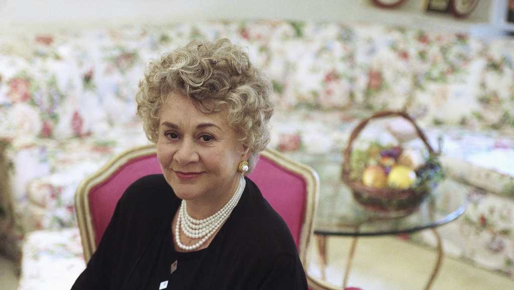  British acting legend Joan Plowright dies at 95 