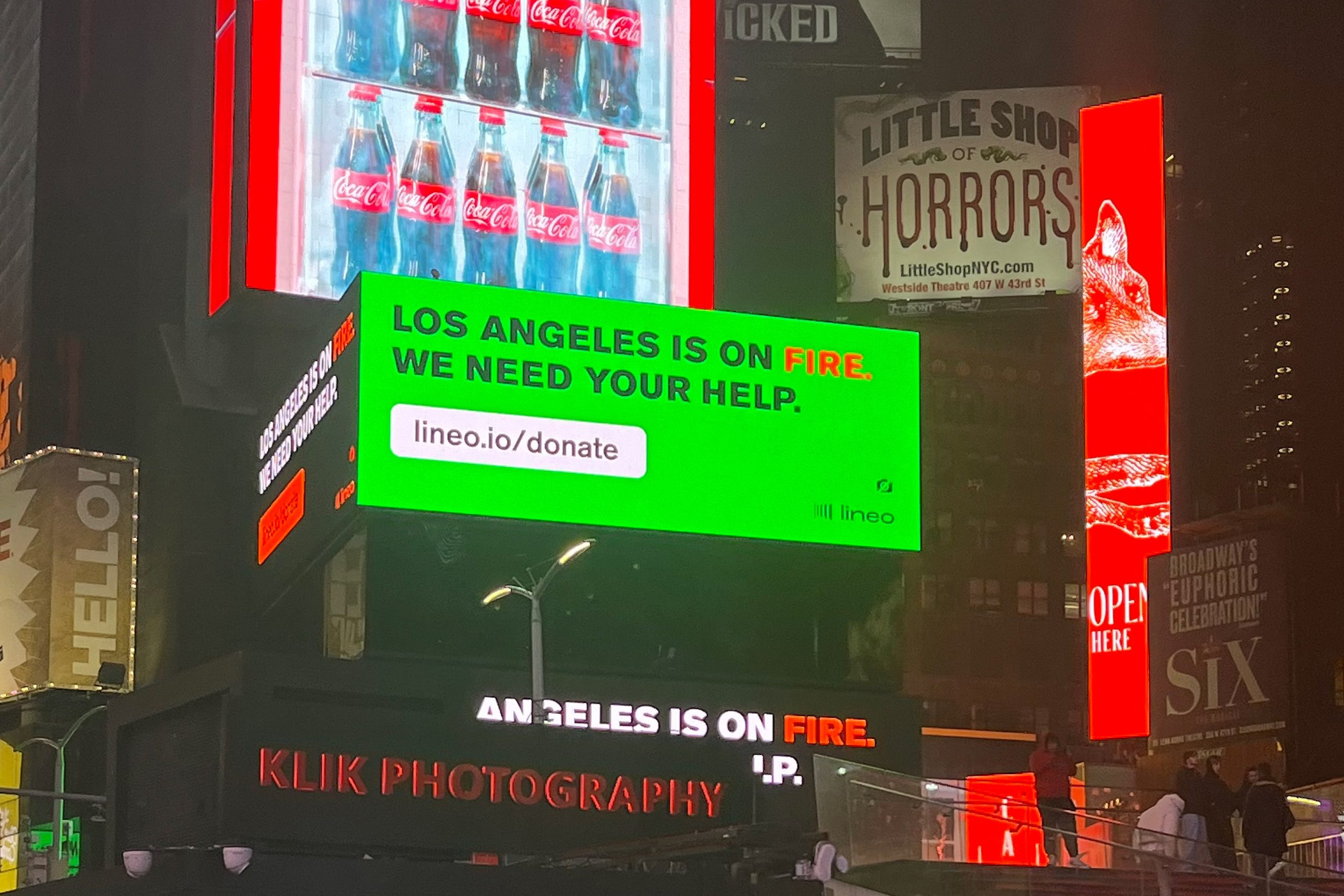  A Times Square Billboard Seeks Aid for LA Fire Victims. Is It for Real? 