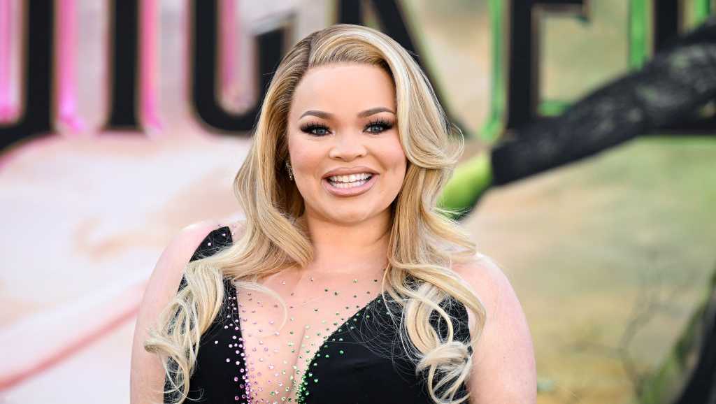  Trisha Paytas brings tour to Pittsburgh 