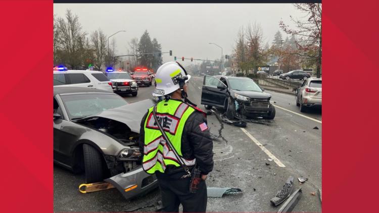  Parking lot fight results in multi-vehicle crash, closure of major road in Puyallup 