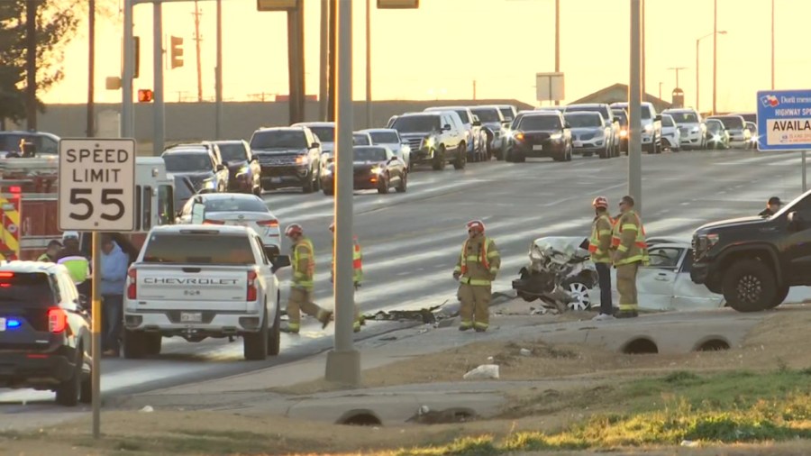  1 dead, 4 others seriously hurt after West Lubbock crash Thursday, LPD said 