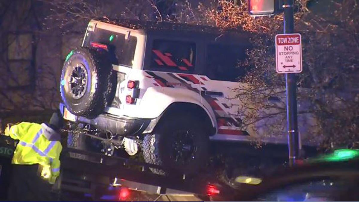  Jeep crashes through fence near Boston Public Garden 