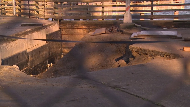  Part of Point Defiance Marina blocked off to repair failing seawall 