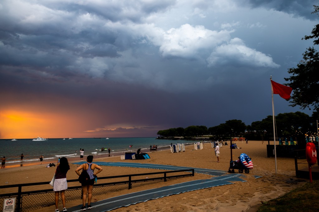  Illinois affected by a record number of billion-dollar climate disasters in 2024, mostly severe storms 