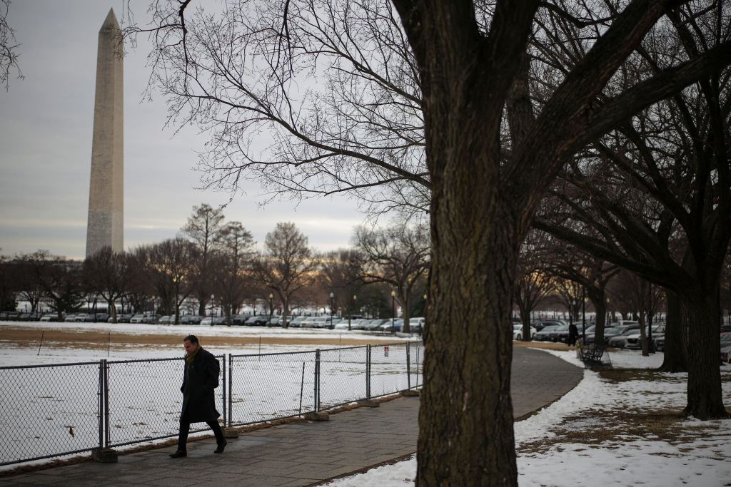  Over 75% of the US expected to face freezing temperatures this week as rare winter storm barrels toward the South 