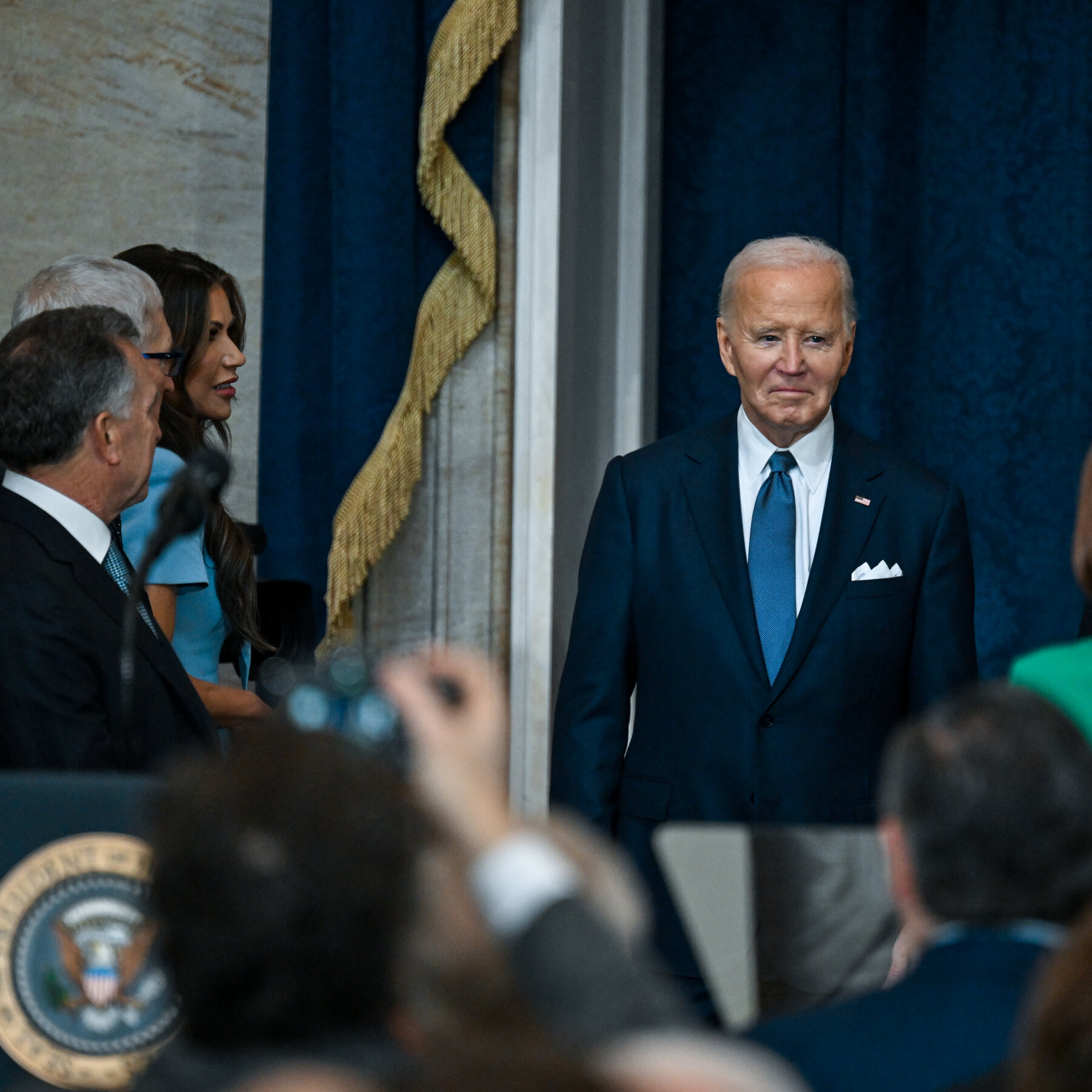  Biden Pardons 5 Members of His Family in Final Minutes in Office 