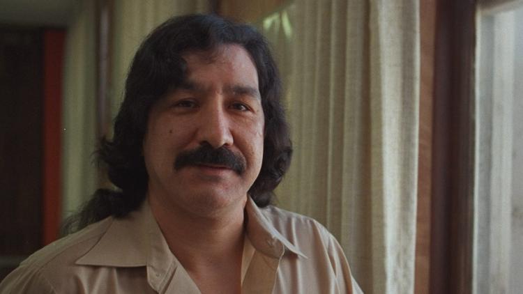  Biden commutes sentence for Indigenous activist Leonard Peltier, convicted in killing of FBI agents 