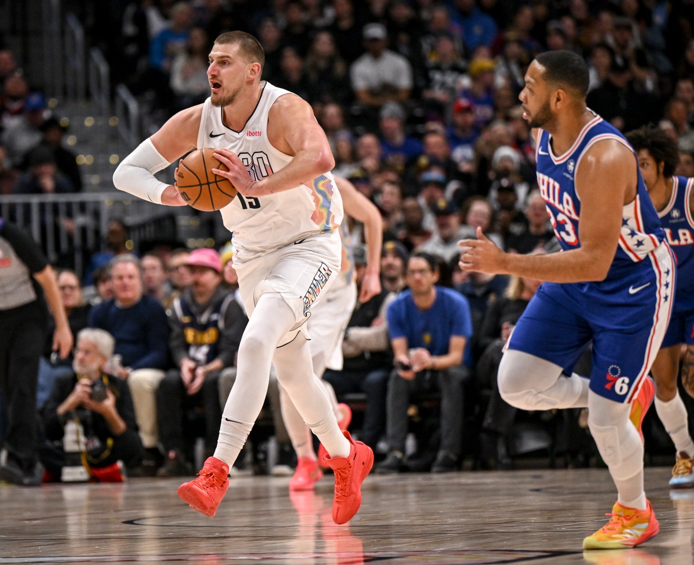  Nuggets’ Nikola Jokic records fourth straight triple double in win over Sixers 