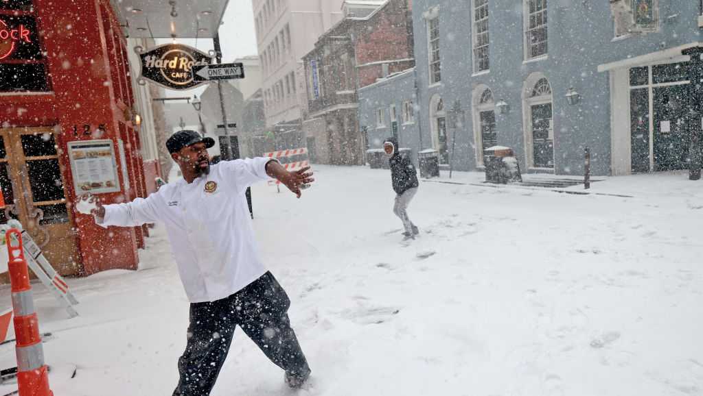  Unprecedented winter storm paralyzes Gulf Coast with heavy snow and ice 