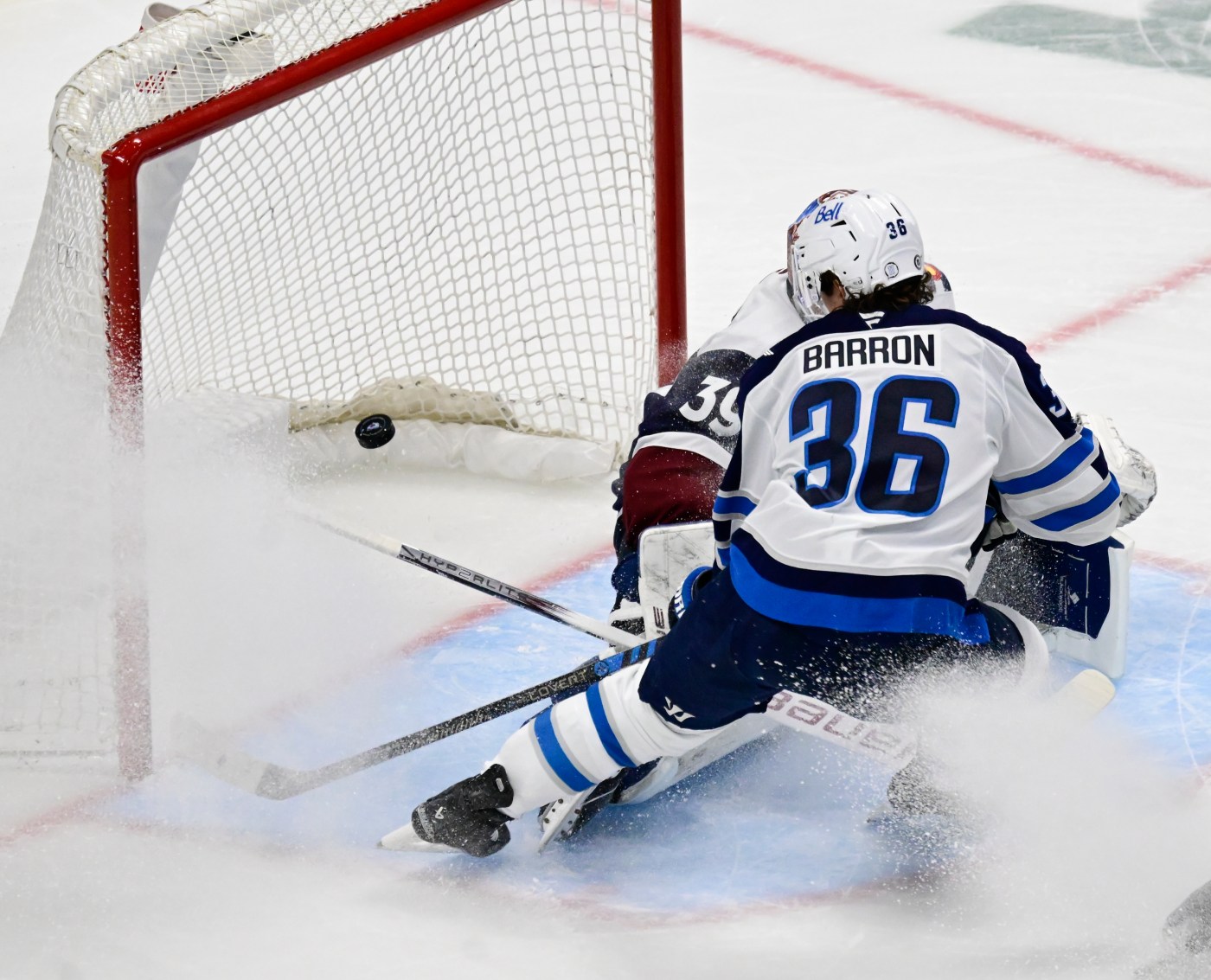  Avs tie game in third period but fall to first-place Jets 17 seconds into overtime 