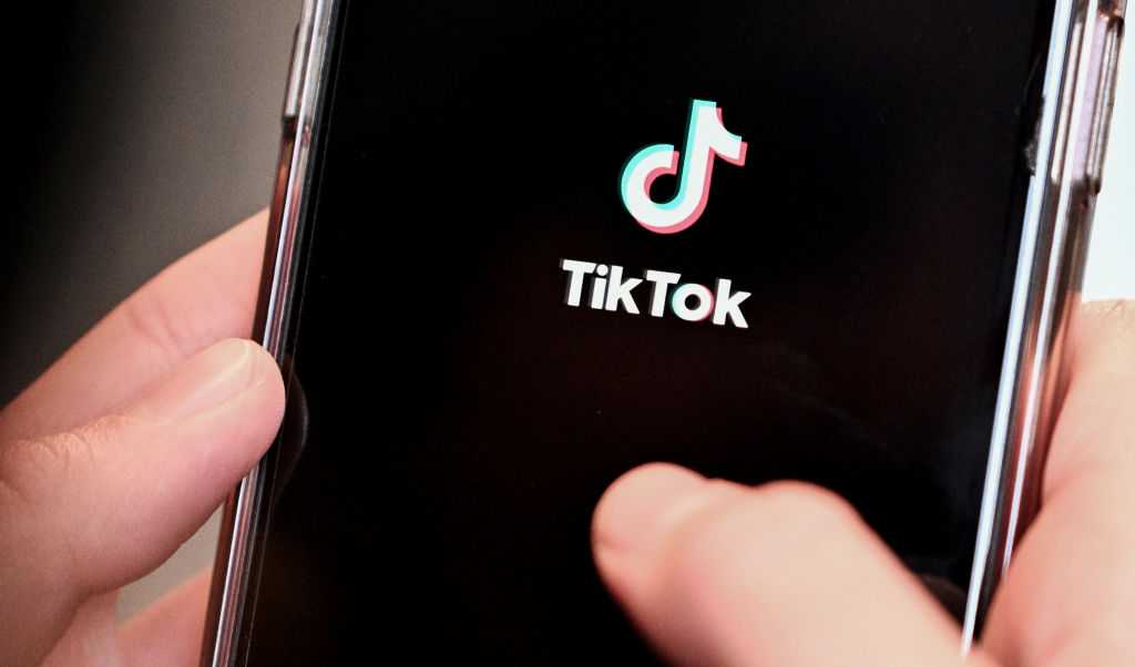  A new hot commodity on eBay: Phones with TikTok installed 