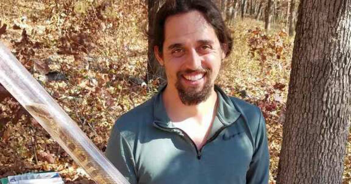  SIU doctoral student researches fungus that sickens hibernating snakes 