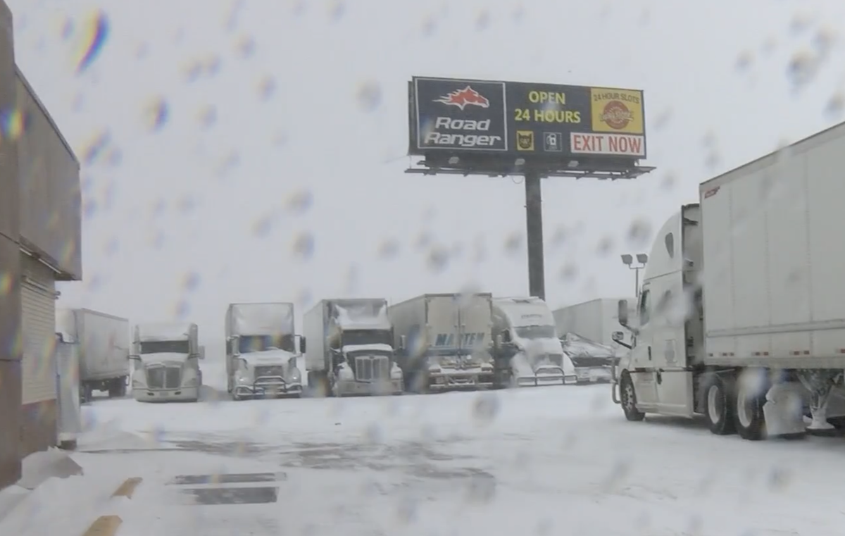  Truck stop manager does all she can to accommodate drivers during winter storm 