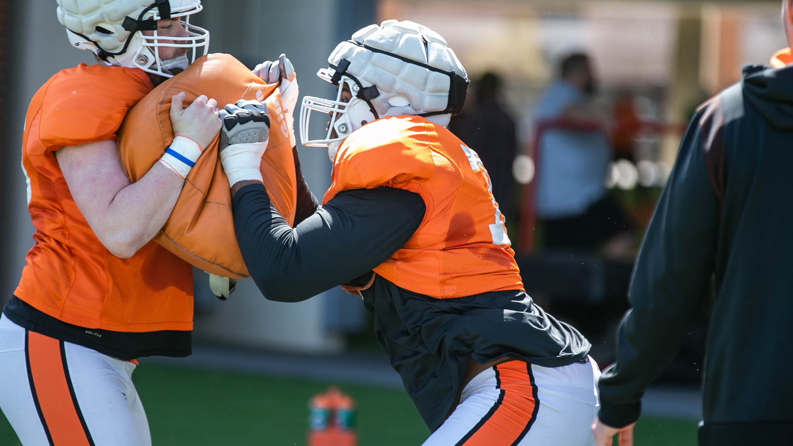  Caleb Etienne, Taylor Miterko ready to be left-side anchors on Oklahoma State's O-line 