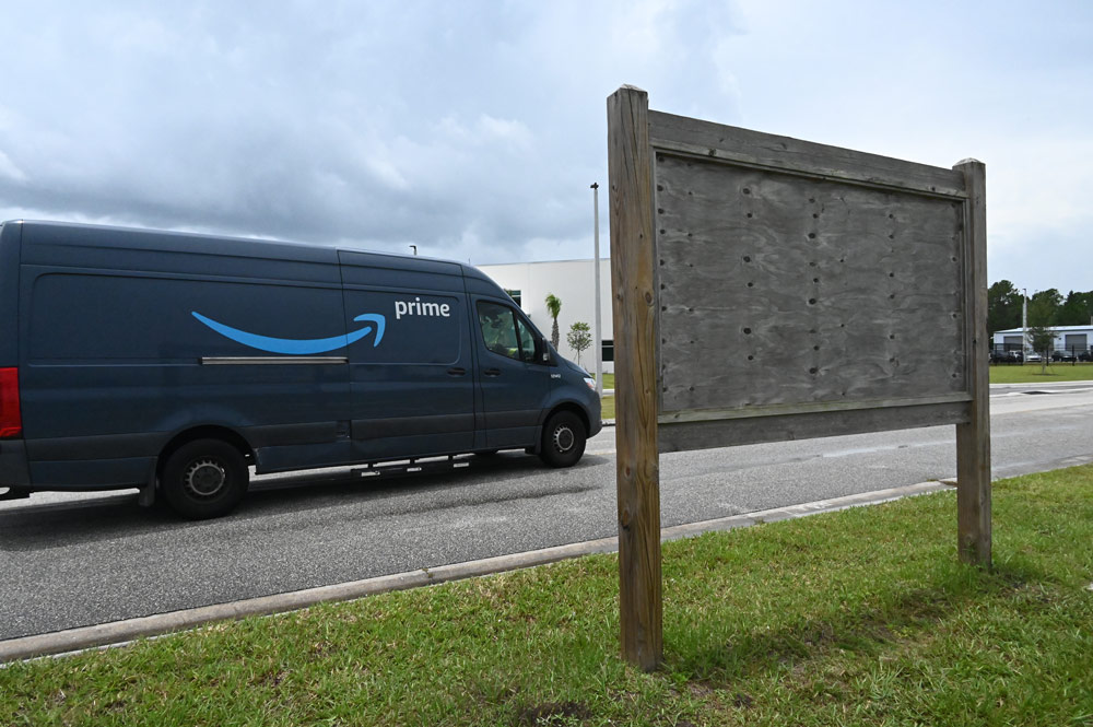  Palm Coast Council Signals Willingness to Relax Commercial Vehicle Parking in Residential Driveways 