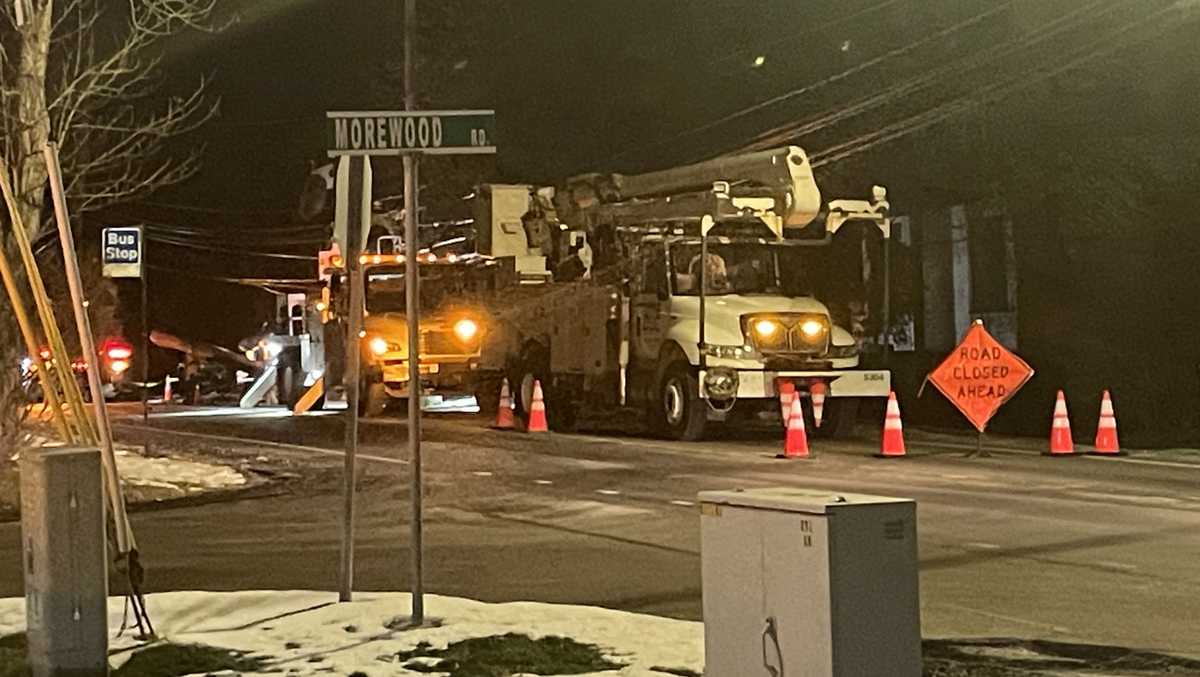  Vehicle crashes into pole in Shaler Township 