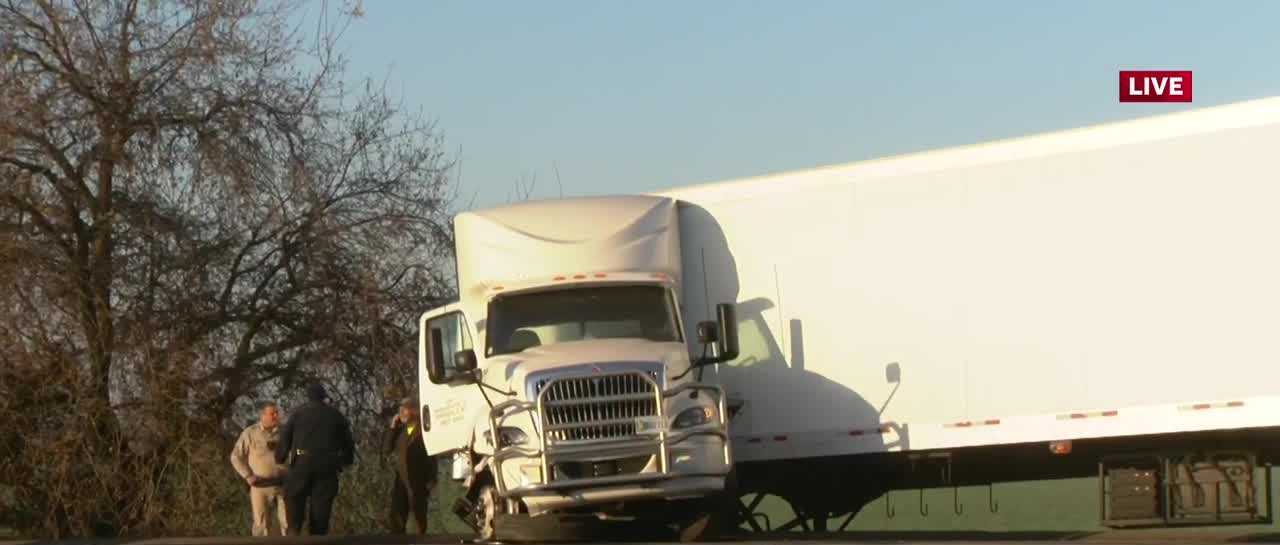  Big rig crash impacting I-5 traffic near Thornton 