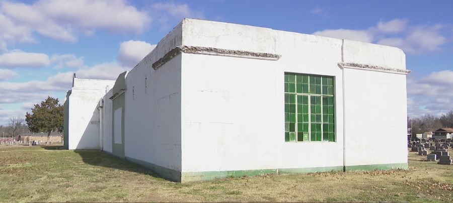  City of Shawnee takes steps to hire funeral director as efforts to repair crumbling mausoleum continue 