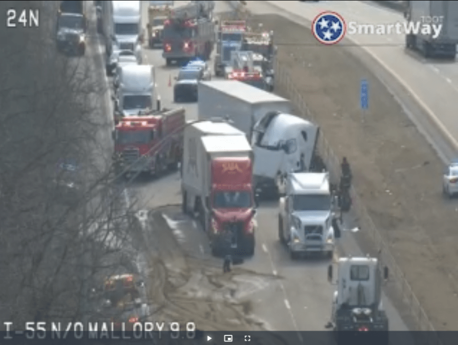  Lanes closed on I-55 after multi-vehicle crash 