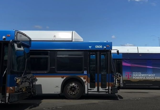  Girl stabbed over vape pen on Fresno FAX bus, police say 