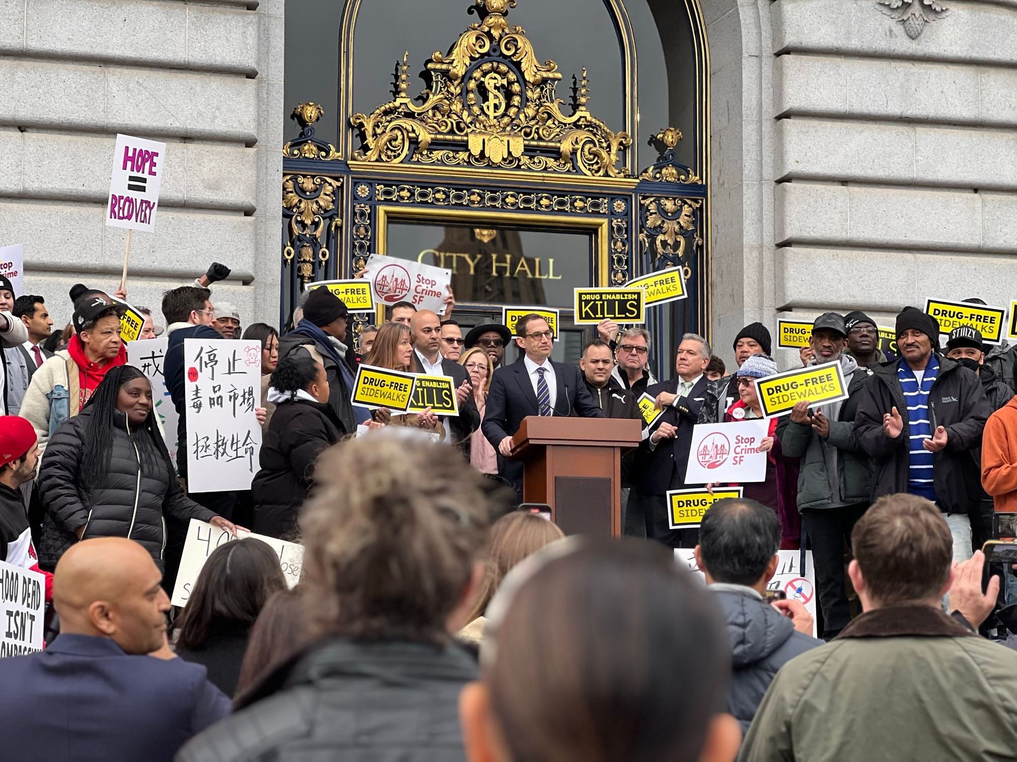  Lurie Holds City Hall Rally to Push His Fentanyl Emergency Order, Which Seems to Have the Votes to Pass 