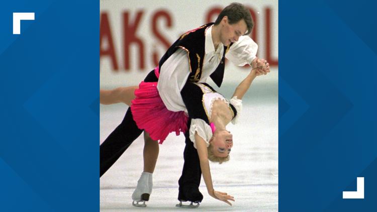  Figure skating champions Evgenia Shishkova and Vadim Naumov among American Airlines crash victims 