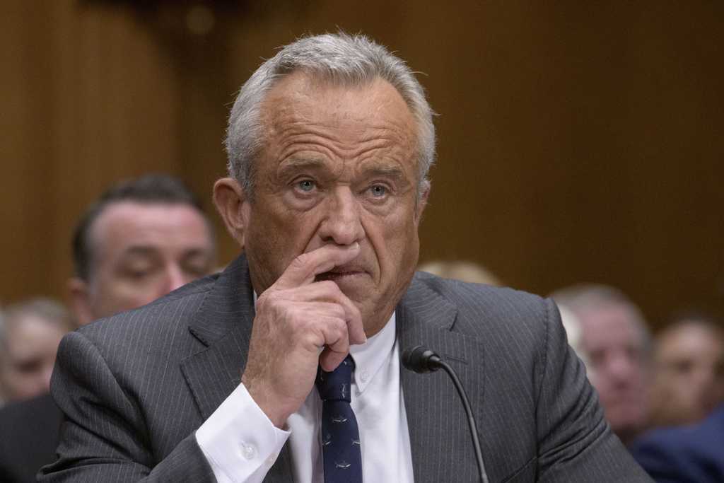  RFK Jr. faces bipartisan scrutiny over vaccine stance in Senate hearing 