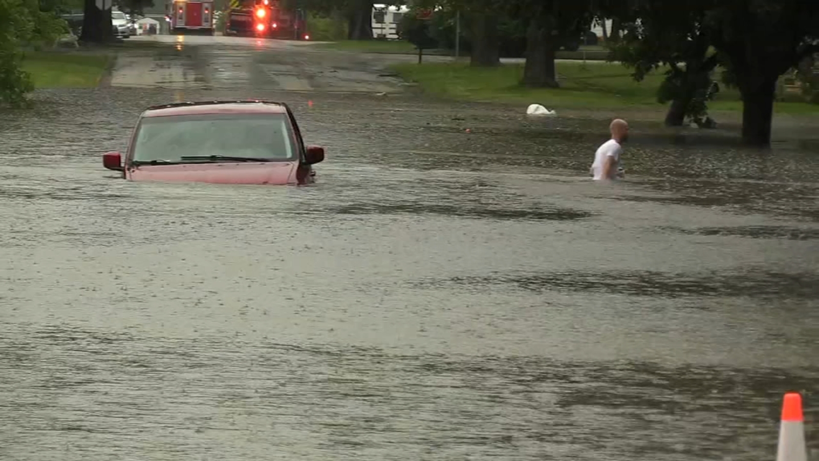  Gibson City, Illinois hit with over 9 inches of rain in 6 hours: 'The entire town's flooded' 