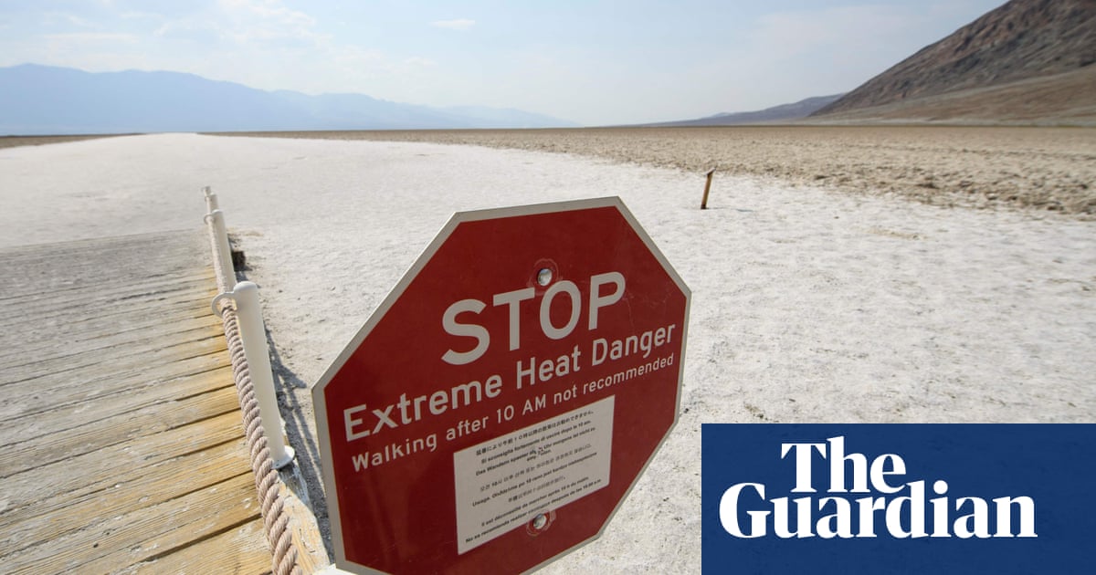  California urges residents to cut power use as searing heatwave grips US west 