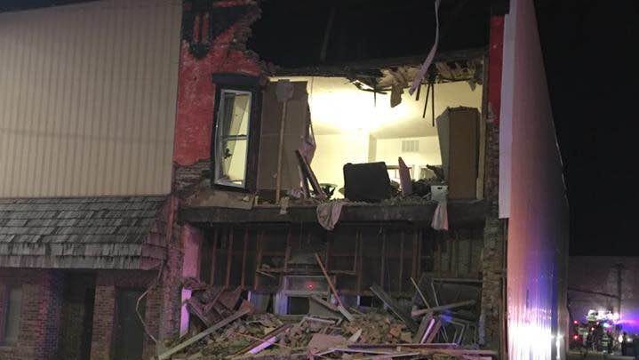  Nokomis building partially collapses; couple that lived in apartment rescued 