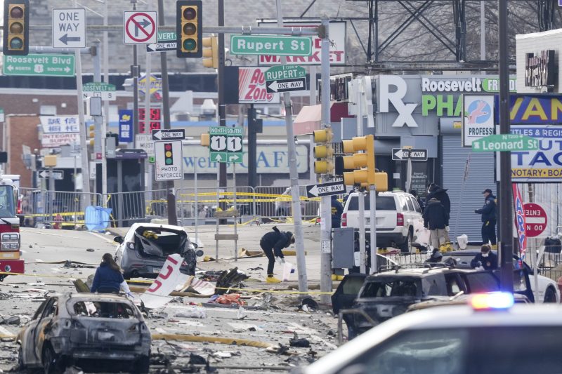  Philadelphia mayor confirms 7 dead, including one on the ground, in medical transport jet crash 