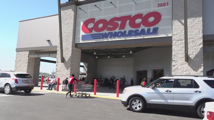  Costco, Teamsters reach tentative contract agreement, avoiding a strike 