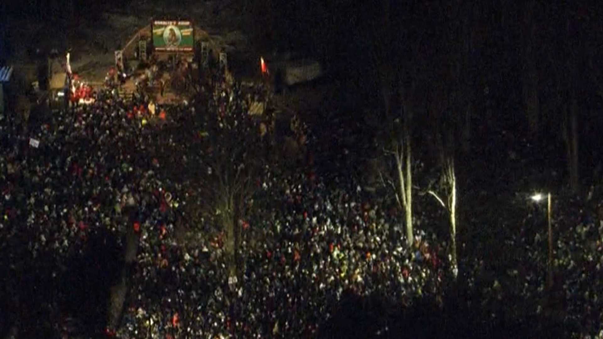  Massive crowd shows up for Groundhog Day in Punxsutawney  