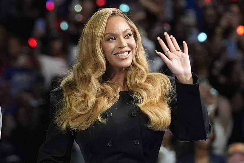  Beyoncé announces 'Cowboy Carter' tour 