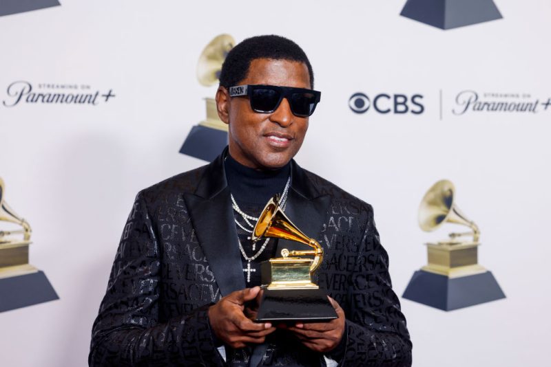  Grammys correspondent apologizes for interrupting Babyface to speak to Chappell Roan: 'I really apologize' 