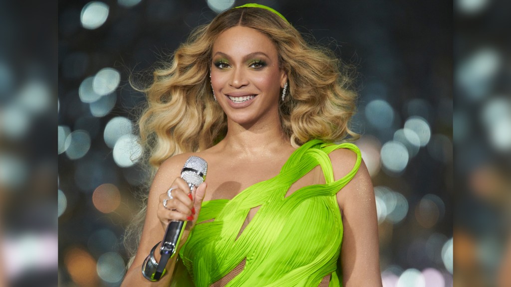  Beyoncé becomes first Black woman to win Best Country Album at GRAMMYs 