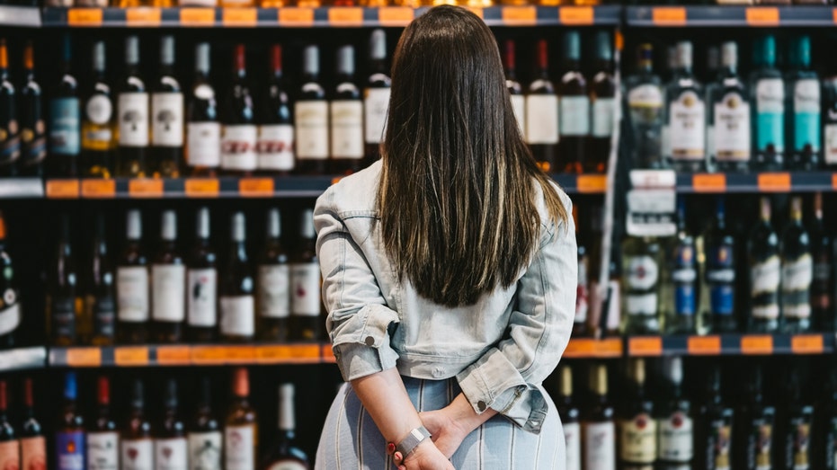  Wine sales slipping in US as more Americans leave alcohol behind 