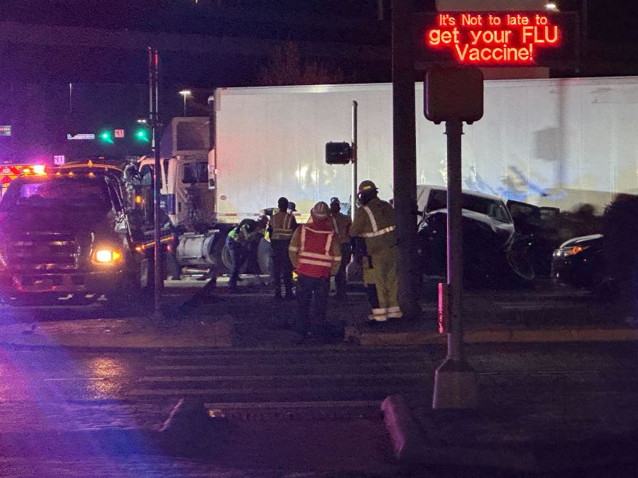  1 person hurt in multi-vehicle crash in far East El Paso 