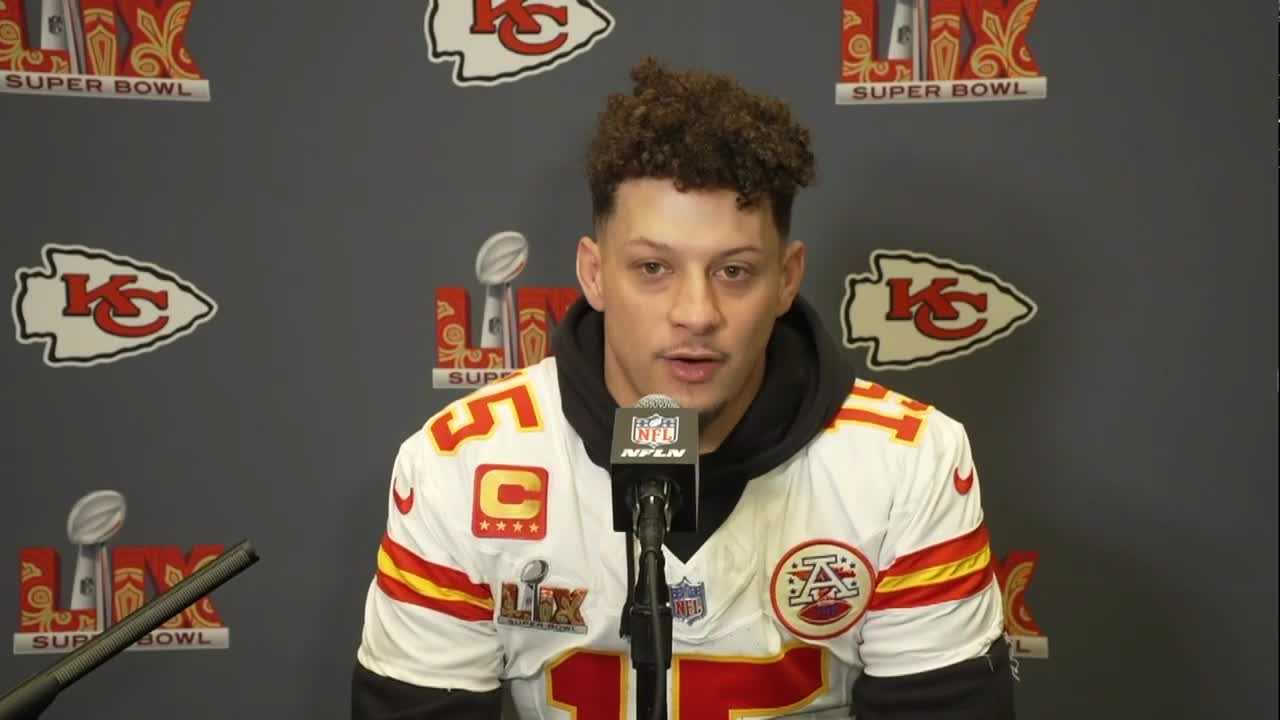  Chiefs quarterback Patrick Mahomes talks new baby, Travis Kelce, team history and Taylor Swift Tuesday 