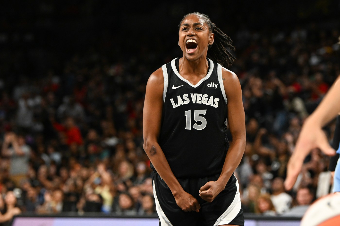  Valkyries makes free agency splash, sign former All-Star Tiffany Hayes 