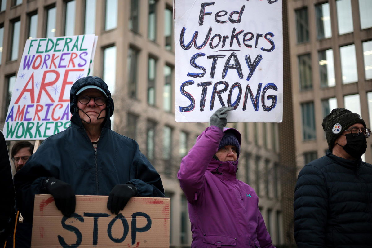  Federal judge pauses deadline for federal workers to accept Trump’s resignation offer 