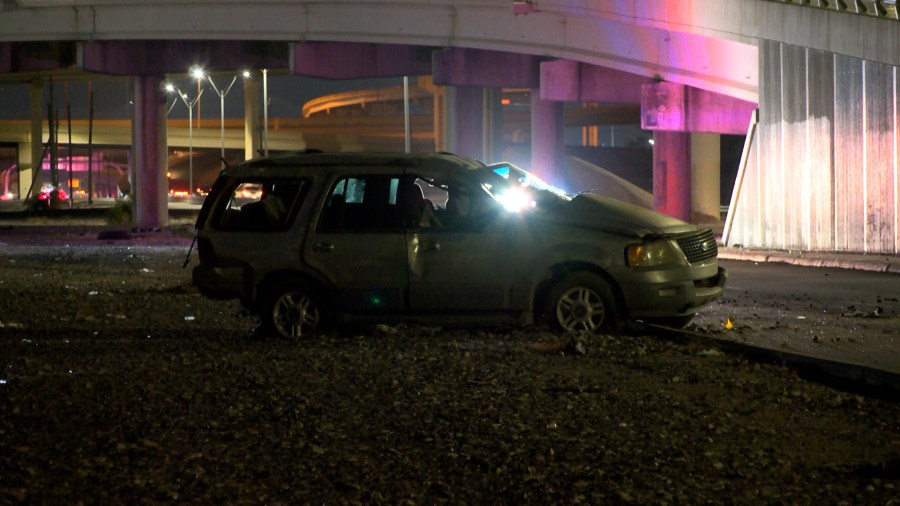  2 people seriously hurt in rollover crash in Northeast El Paso 