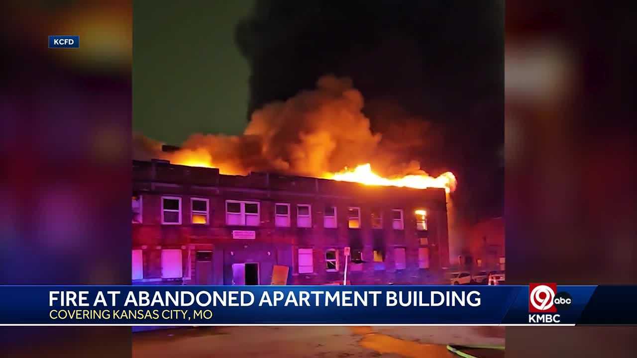  Firefighters battle blaze at abandoned Kansas City apartment building 